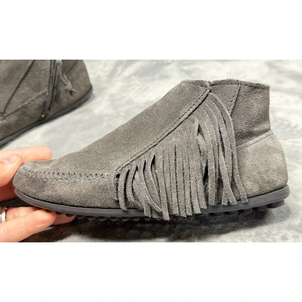 Minnetonka Boots Womens 5.5 Gray Suede Fringe Ankle Moccasin Zip